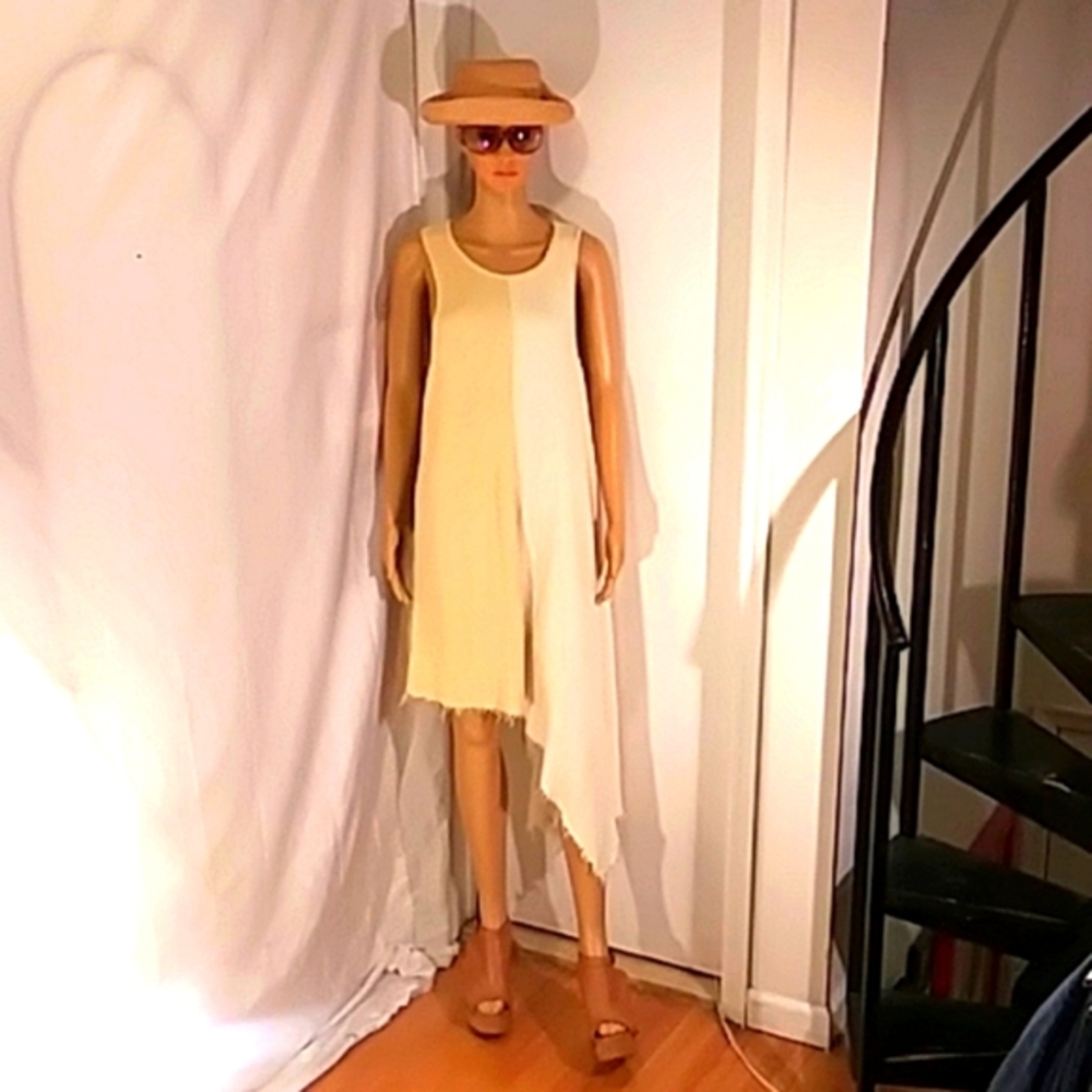 🔥 NWOT Bloomingdales Tan/Cream Ribbed Asymmetrical Sleeveless Sweater Dress.